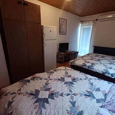 Szuzanna Fenyves Panzio Bed & Breakfast Siófok Exterior foto